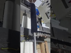 Στρίβοντας, καθαρίζοντας και αντιστατικό κυλίνδρο βούρτσας για γυαλί μονάδας κινητής τηλεφωνίας